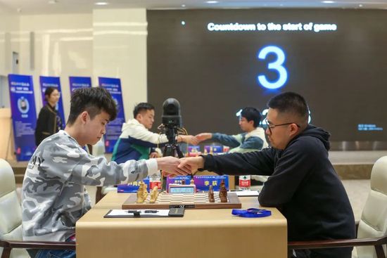 暑期档票房榜目前第三到第五分别是《名侦探柯南：独眼的残像》3.82亿、《酱园弄：悬案》3.75亿、《F1：狂飙飞车》3.63亿。